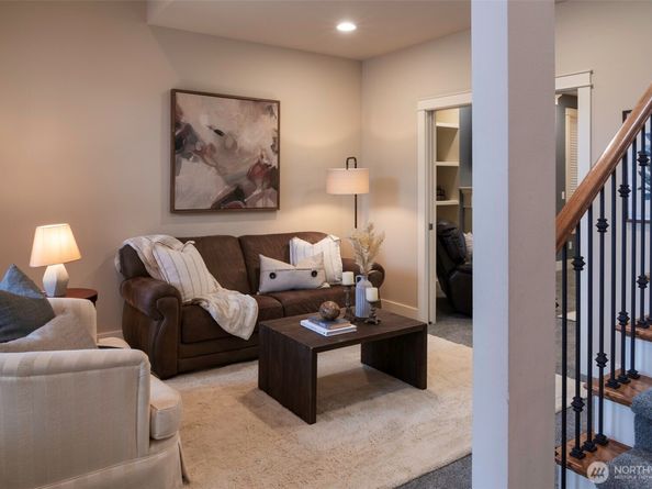 1815 Camas Avenue NE, Renton WA 98056