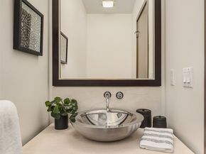 2033 2nd Avenue 1708, Seattle WA 98121