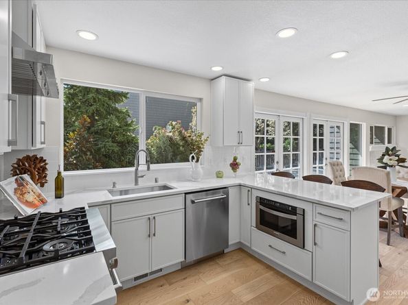 1825 112th Avenue NE, Bellevue WA 98004