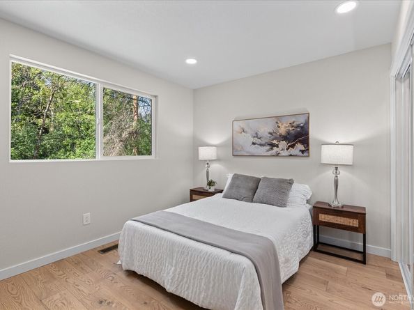 1825 112th Avenue NE, Bellevue WA 98004