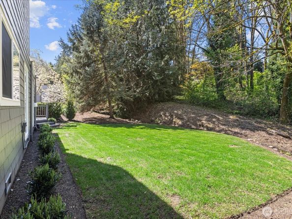 1825 112th Avenue NE, Bellevue WA 98004