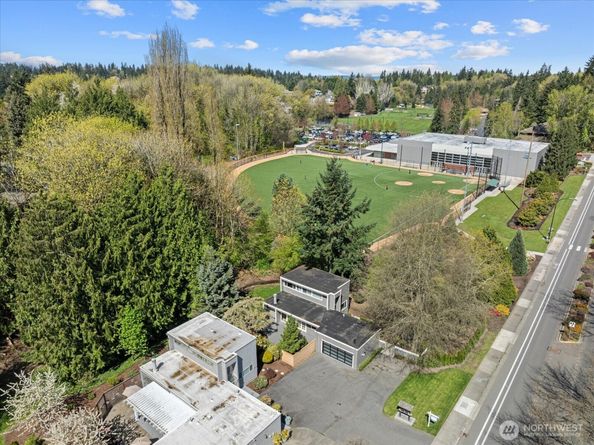 1825 112th Avenue NE, Bellevue WA 98004