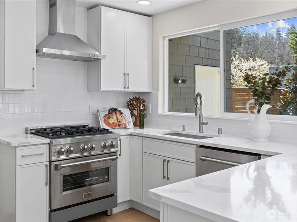 1825 112th Avenue NE, Bellevue WA 98004