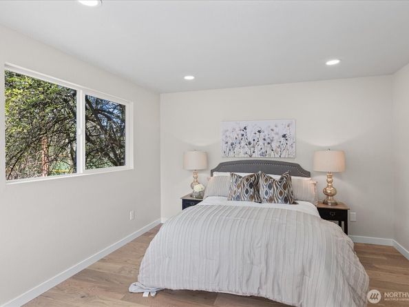 1825 112th Avenue NE, Bellevue WA 98004
