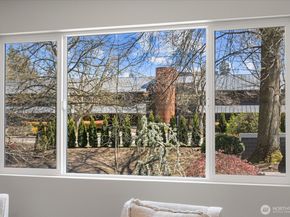 1825 112th Avenue NE, Bellevue WA 98004