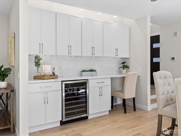 1825 112th Avenue NE, Bellevue WA 98004