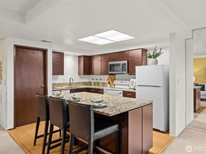 11300 1st Avenue NE 306, Seattle WA 98125