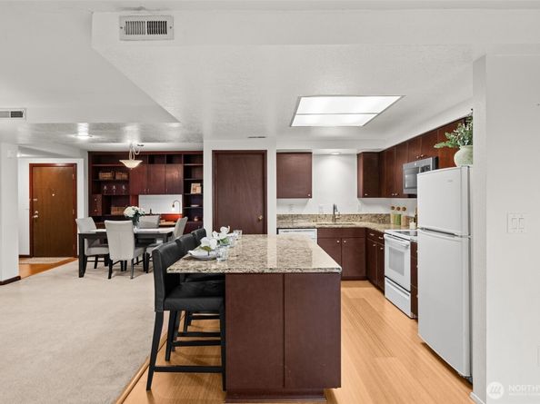 11300 1st Avenue NE 306, Seattle WA 98125