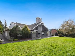4084 220th Place SE 1038, Issaquah WA 98029