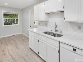 4084 220th Place SE 1038, Issaquah WA 98029