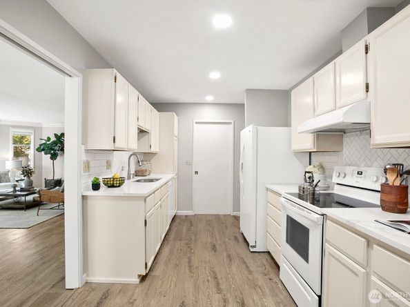 4084 220th Place SE 1038, Issaquah WA 98029