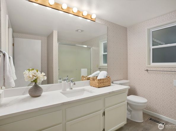 4084 220th Place SE 1038, Issaquah WA 98029