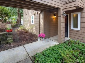 4084 220th Place SE 1038, Issaquah WA 98029