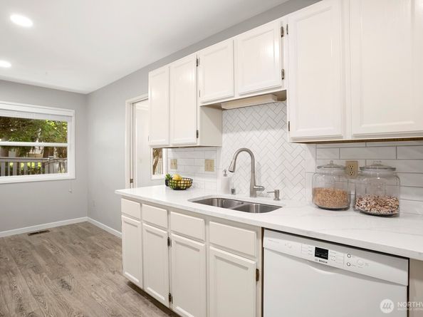 4084 220th Place SE 1038, Issaquah WA 98029