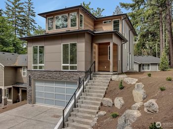 1343 211th Avenue NE