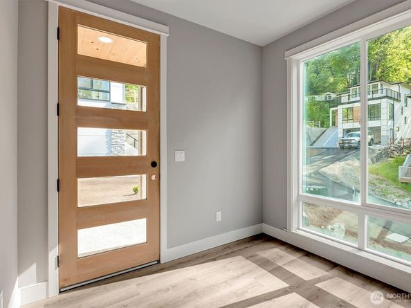 1343 211th Avenue NE, Sammamish WA 98074