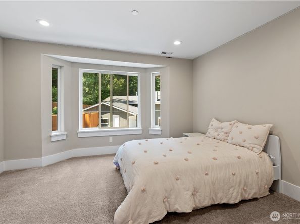 16831 84th Lane NE, Kenmore WA 98028