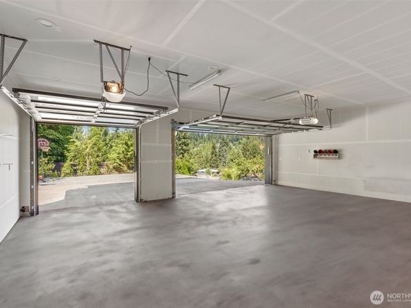 16831 84th Lane NE, Kenmore WA 98028