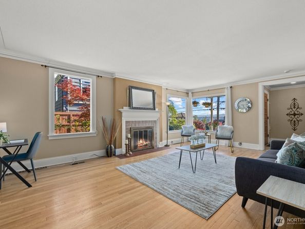2727 36th Avenue SW, Seattle WA 98126