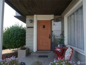 2727 36th Avenue SW, Seattle WA 98126