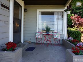 2727 36th Avenue SW, Seattle WA 98126