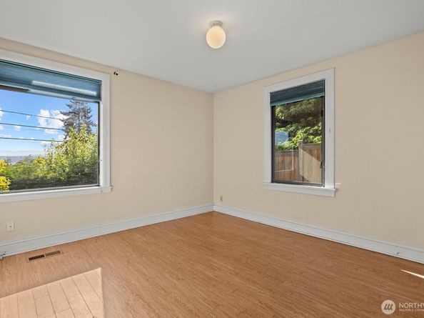 2727 36th Avenue SW, Seattle WA 98126
