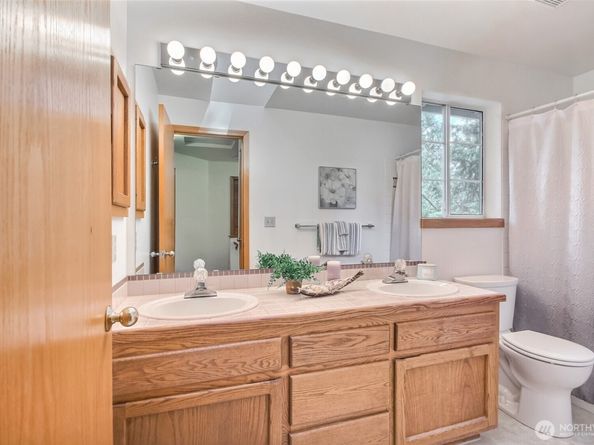 1742 N 122nd Street, Seattle WA 98133