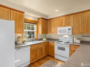 1314 Polly's Lane, Bainbridge Island WA 98110