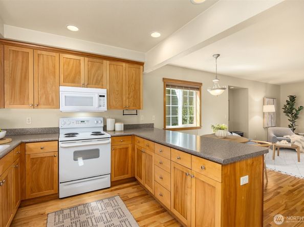 1314 Polly's Lane, Bainbridge Island WA 98110