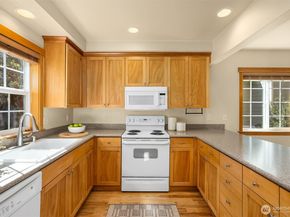 1314 Polly's Lane, Bainbridge Island WA 98110