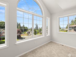 2423 Viewcrest Avenue, Everett WA 98203