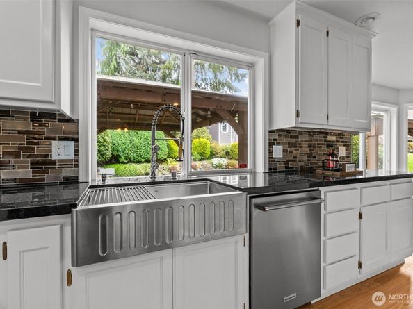 2423 Viewcrest Avenue, Everett WA 98203