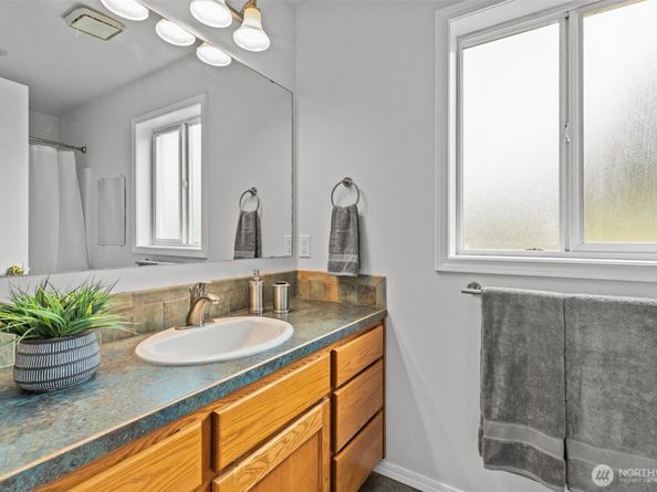 2423 Viewcrest Avenue, Everett WA 98203