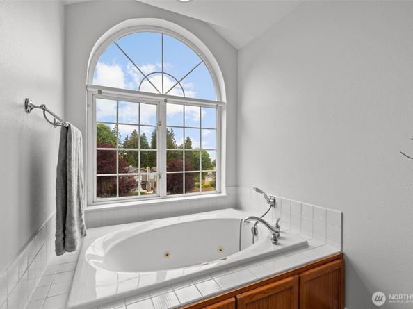 2423 Viewcrest Avenue, Everett WA 98203