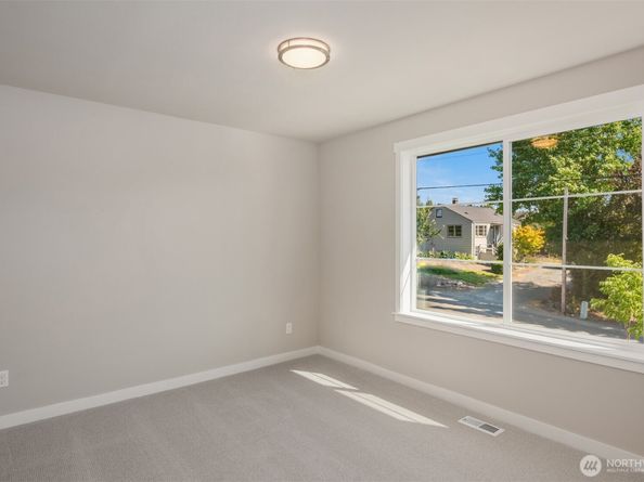 7627 10th Street SE, Lake Stevens WA 98258