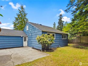 17036 14th Avenue NE, Shoreline WA 98155