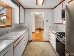 17036 14th Avenue NE, Shoreline WA 98155