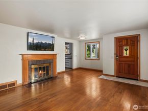 17036 14th Avenue NE, Shoreline WA 98155
