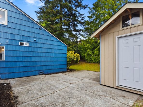 17036 14th Avenue NE, Shoreline WA 98155