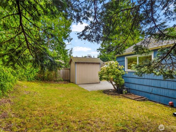 17036 14th Avenue NE, Shoreline WA 98155