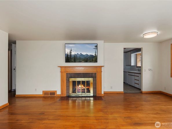 17036 14th Avenue NE, Shoreline WA 98155