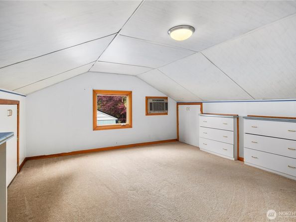 17036 14th Avenue NE, Shoreline WA 98155