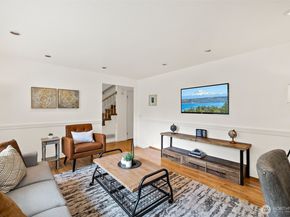 10602 NE 60th Street, Kirkland WA 98033