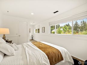 10602 NE 60th Street, Kirkland WA 98033