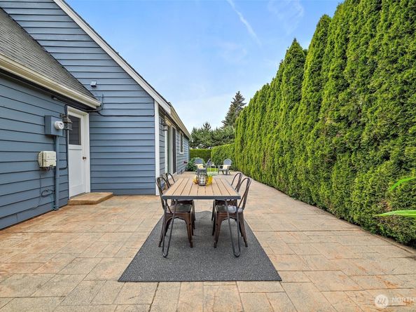 10602 NE 60th Street, Kirkland WA 98033