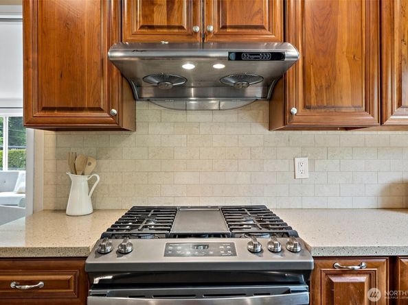 10602 NE 60th Street, Kirkland WA 98033