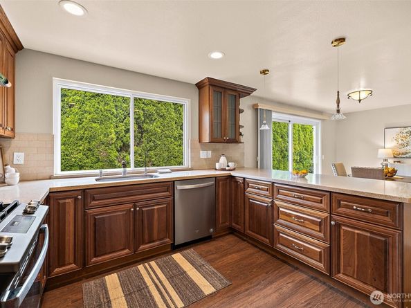 10602 NE 60th Street, Kirkland WA 98033