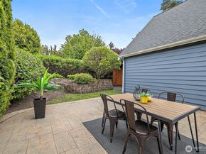 10602 NE 60th Street, Kirkland WA 98033
