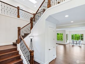 9827 NE 20th Street, Bellevue WA 98004