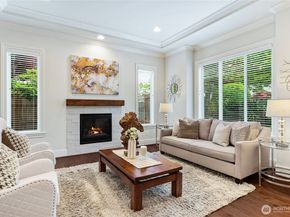 9827 NE 20th Street, Bellevue WA 98004